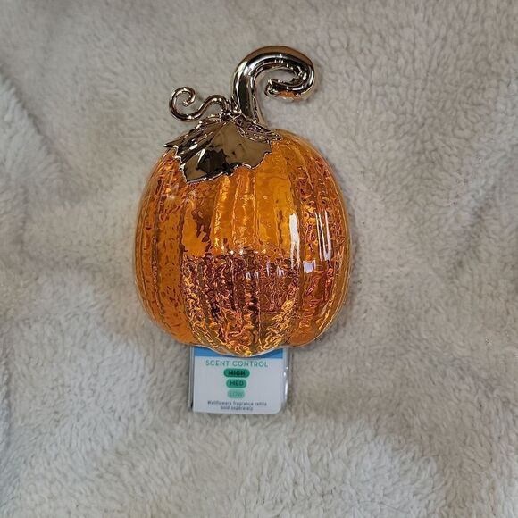 Bath & Body Works Pumpkin Nightlight Wallflower Adjustable Control Plug-In & Bul - Picture 1 of 6